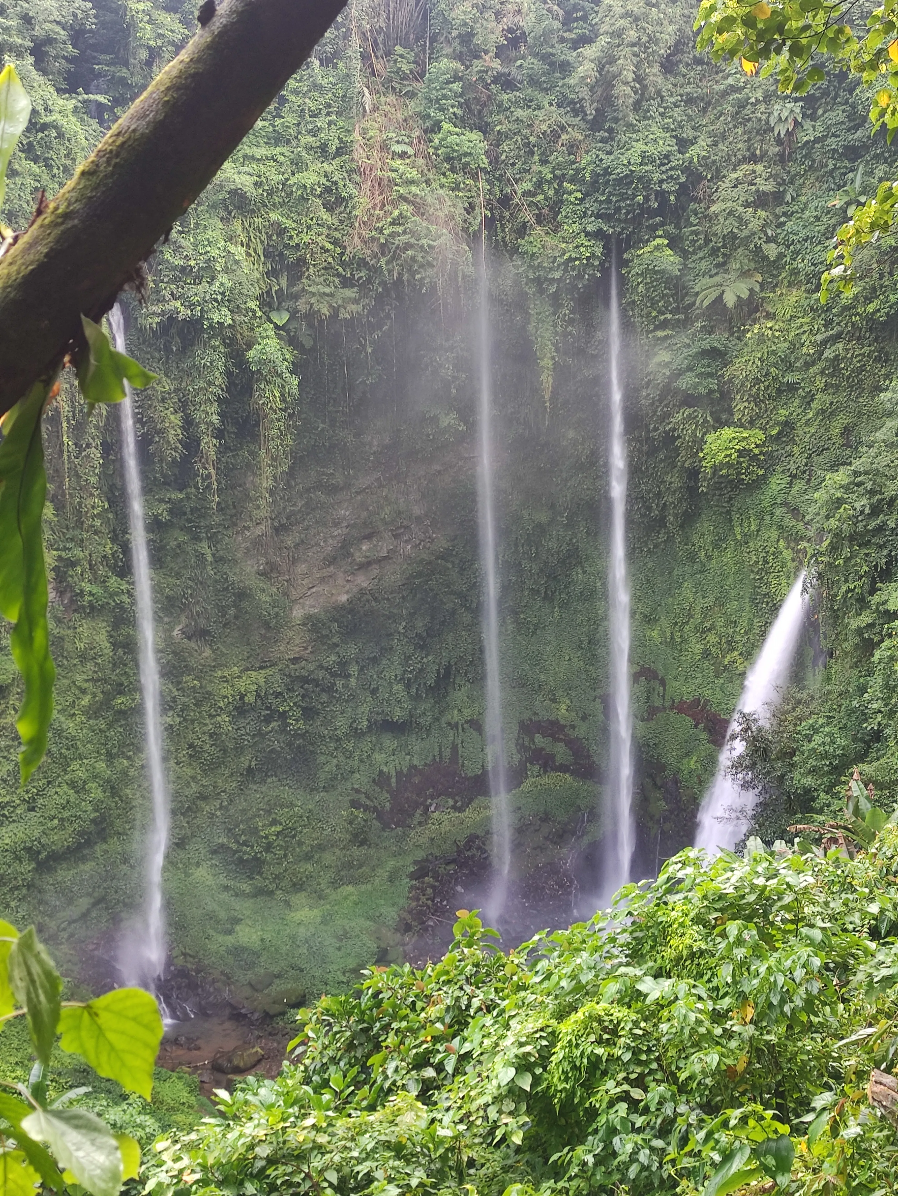 Air Terjun Tekaan Telu Tomohon (AT 4)