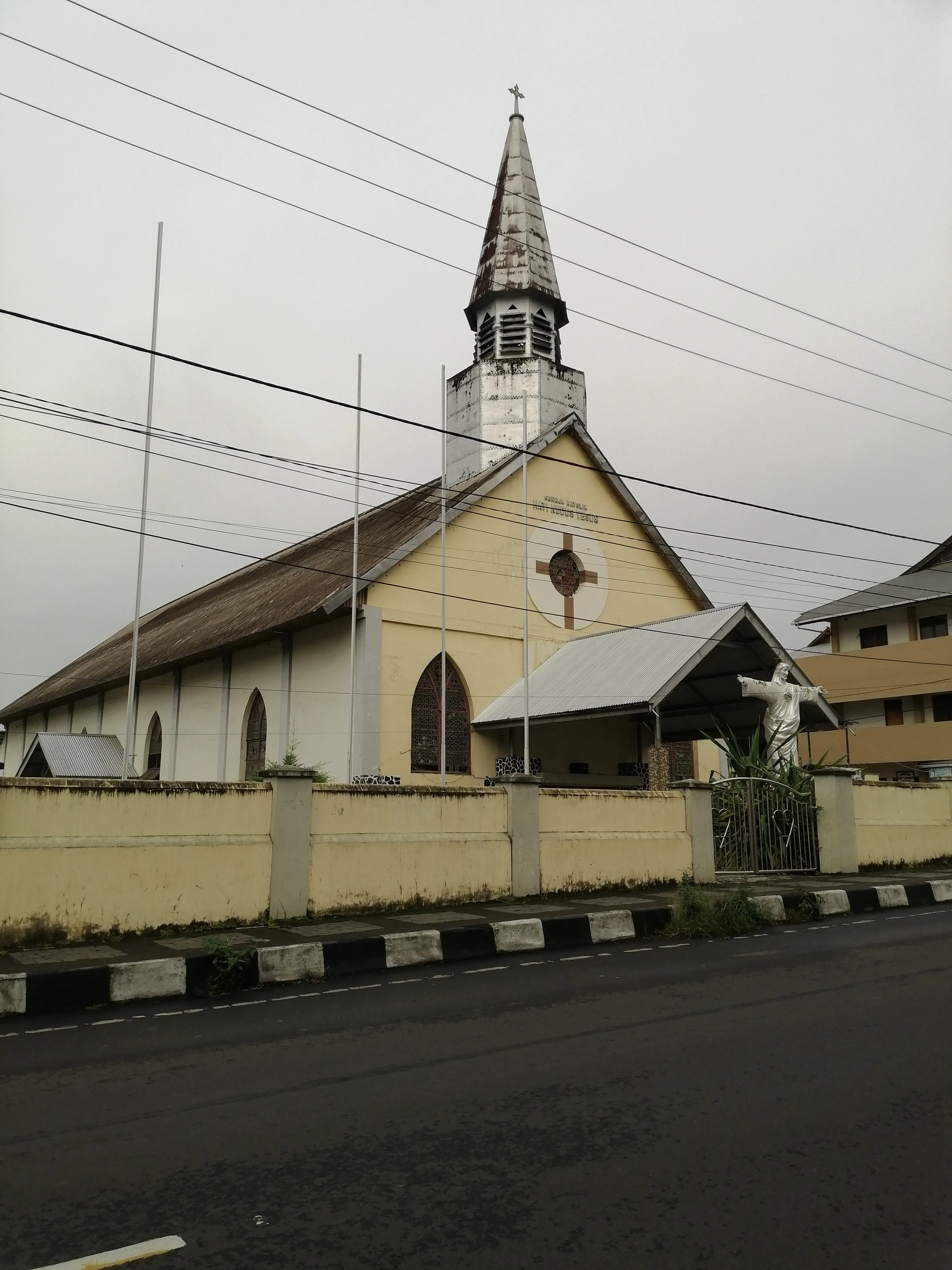 Bangunan Gereja Hati Kudus Yesus