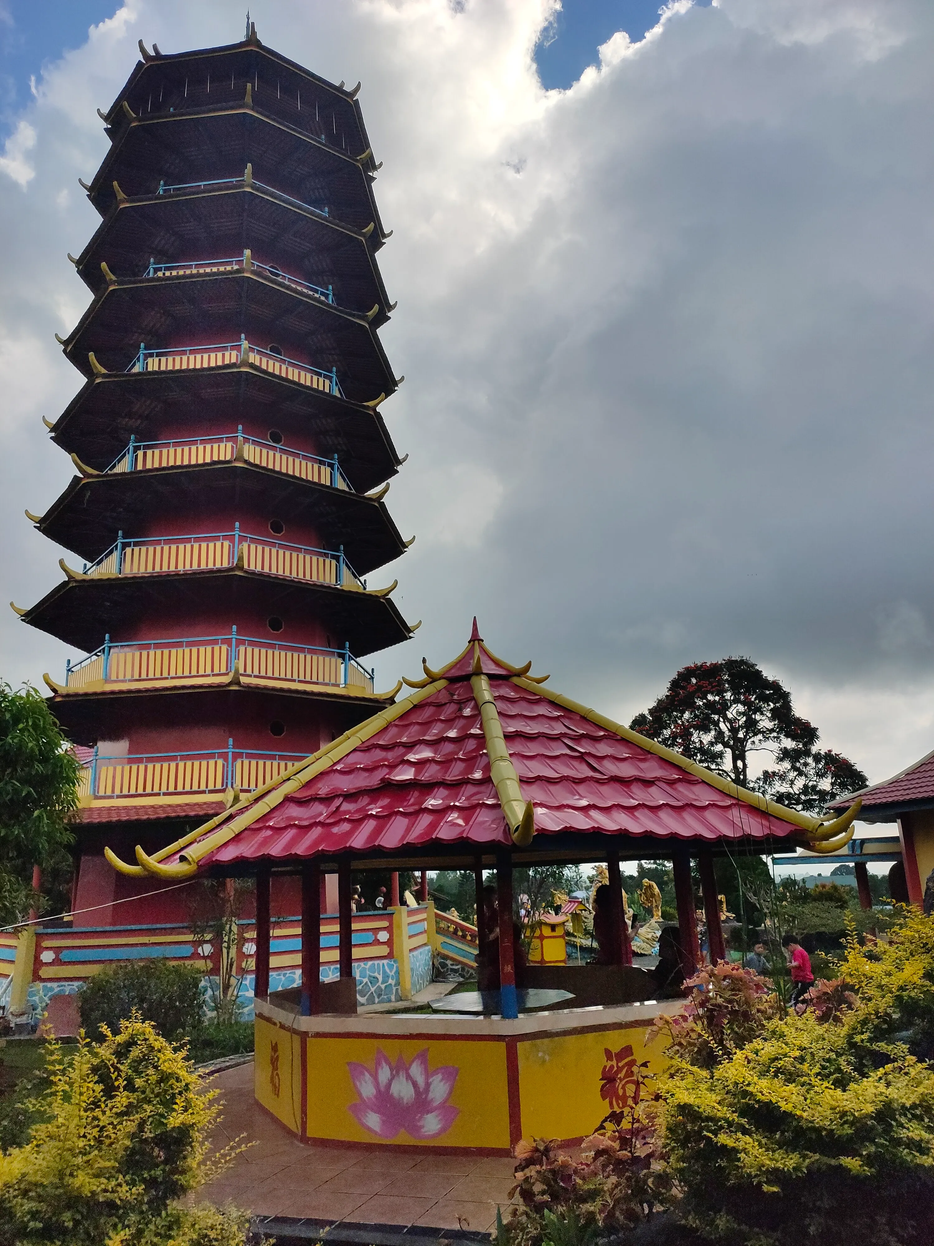 Bangunan “Pagoda Ekayana” Vihara Buddhayana